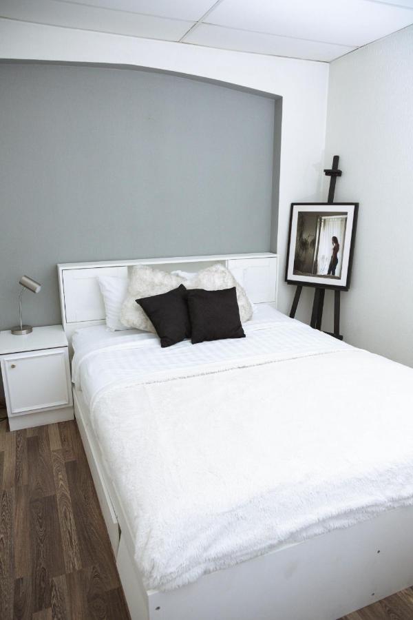 Charming Apartment In Tallinn Old Town! Екстер'єр фото